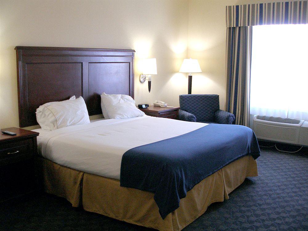 Holiday Inn Express Hotel & Suites Pampa By Ihg מראה חיצוני תמונה