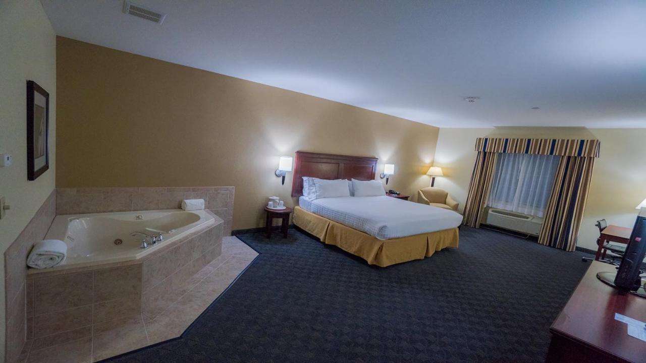 Holiday Inn Express Hotel & Suites Pampa By Ihg מראה חיצוני תמונה